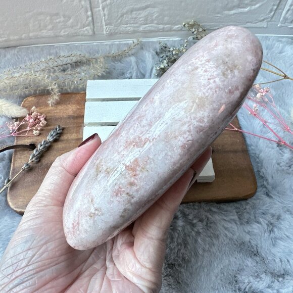 Gorgeous Large Pink Amethyst Heart Carving - Picture 3 of 9